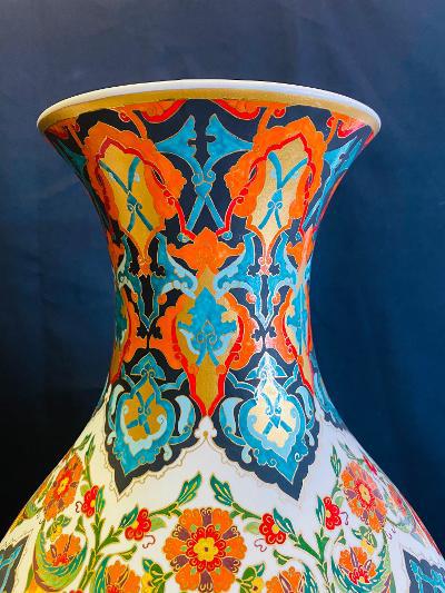 1988 Elle Suslene, Dese Turkish Vases (pair)